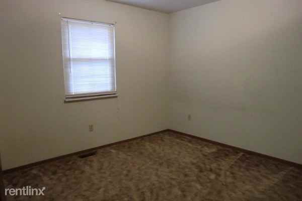 420A Franklin Ave - Photo 2 of 6