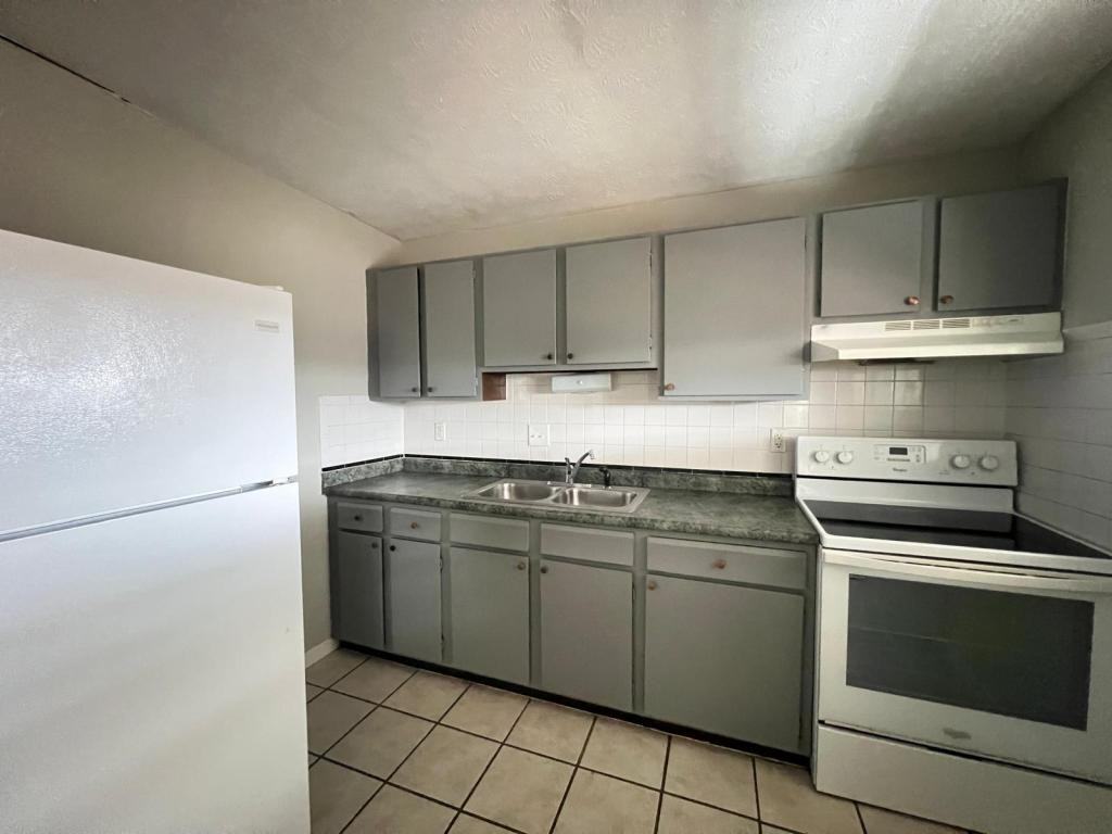 345 E 20th Ave - Photo 2 of 10