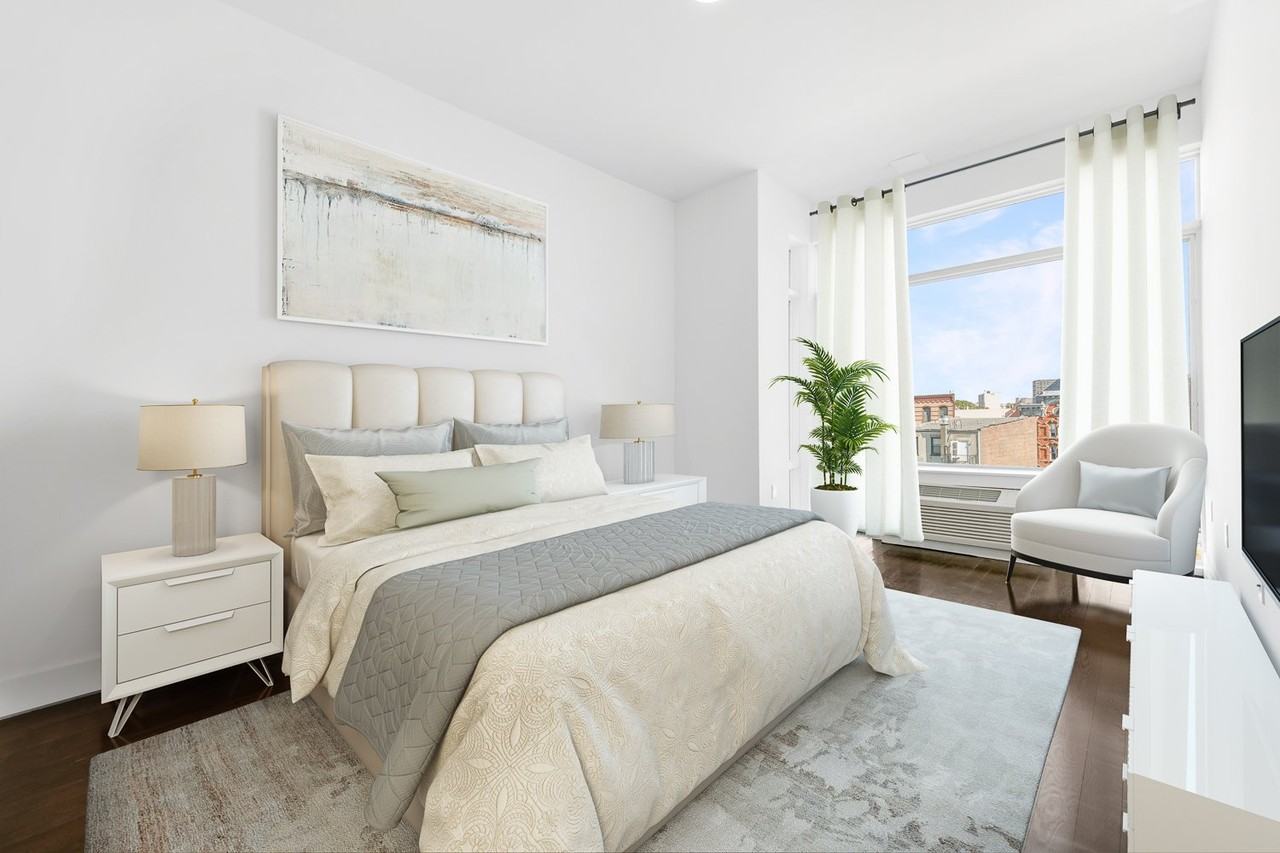 DVORA 109 C. COLUMBUS - Photo 2 of 15