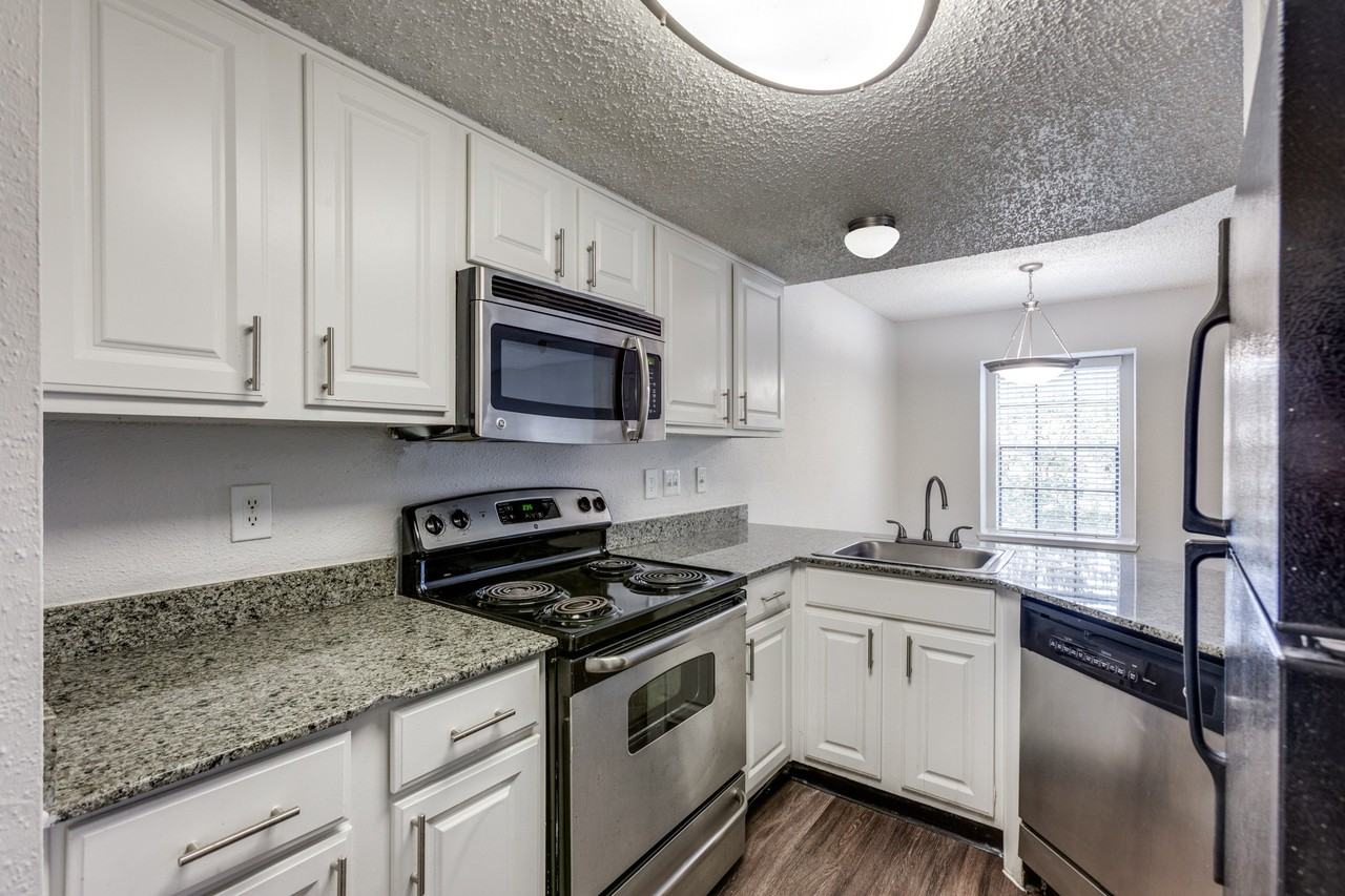 Cottages at Wells Branch - Photo 5 of 36