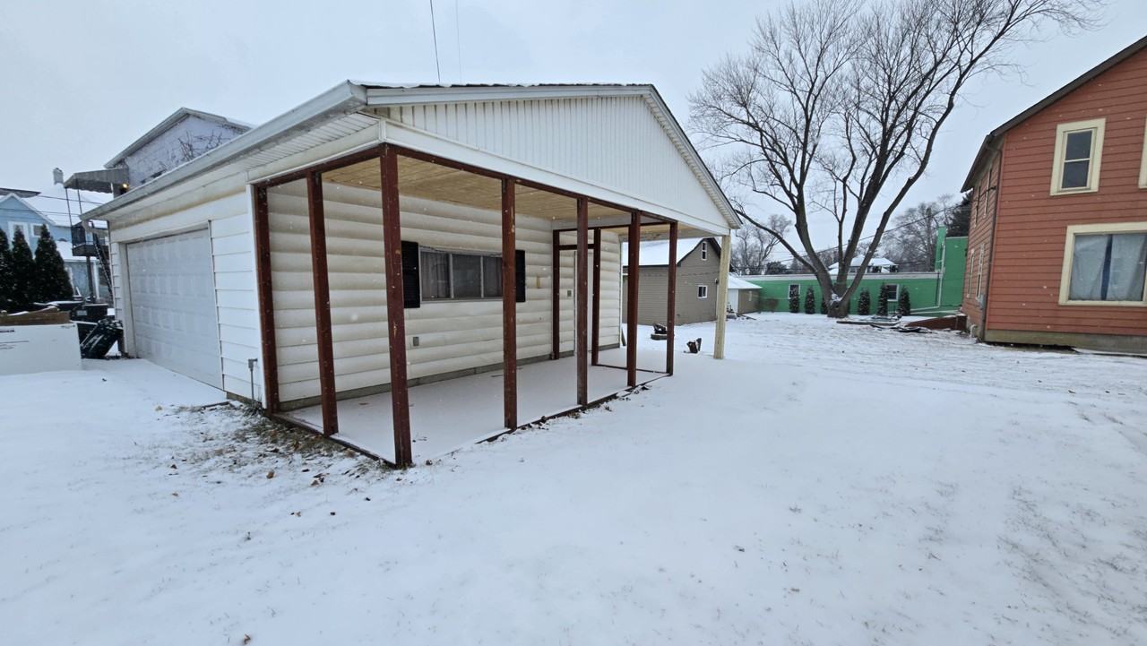 108 West North Street - Photo 2 of 21