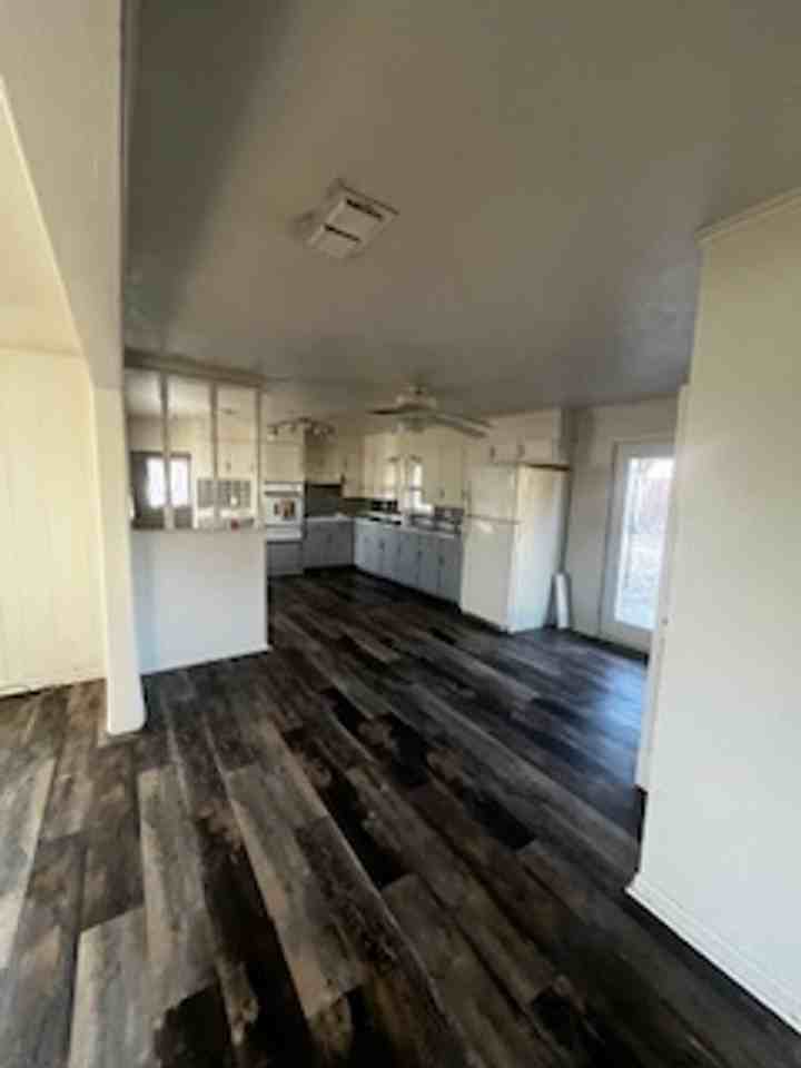 1435 W Mcneill St - Photo 4 of 9