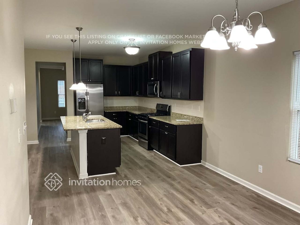 657 Armitage Way - Photo 5 of 17