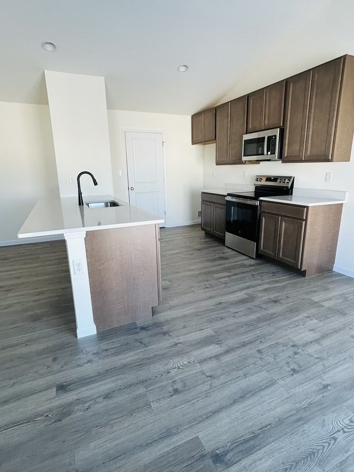 608 Allegiance Dr #NA - Photo 6 of 24