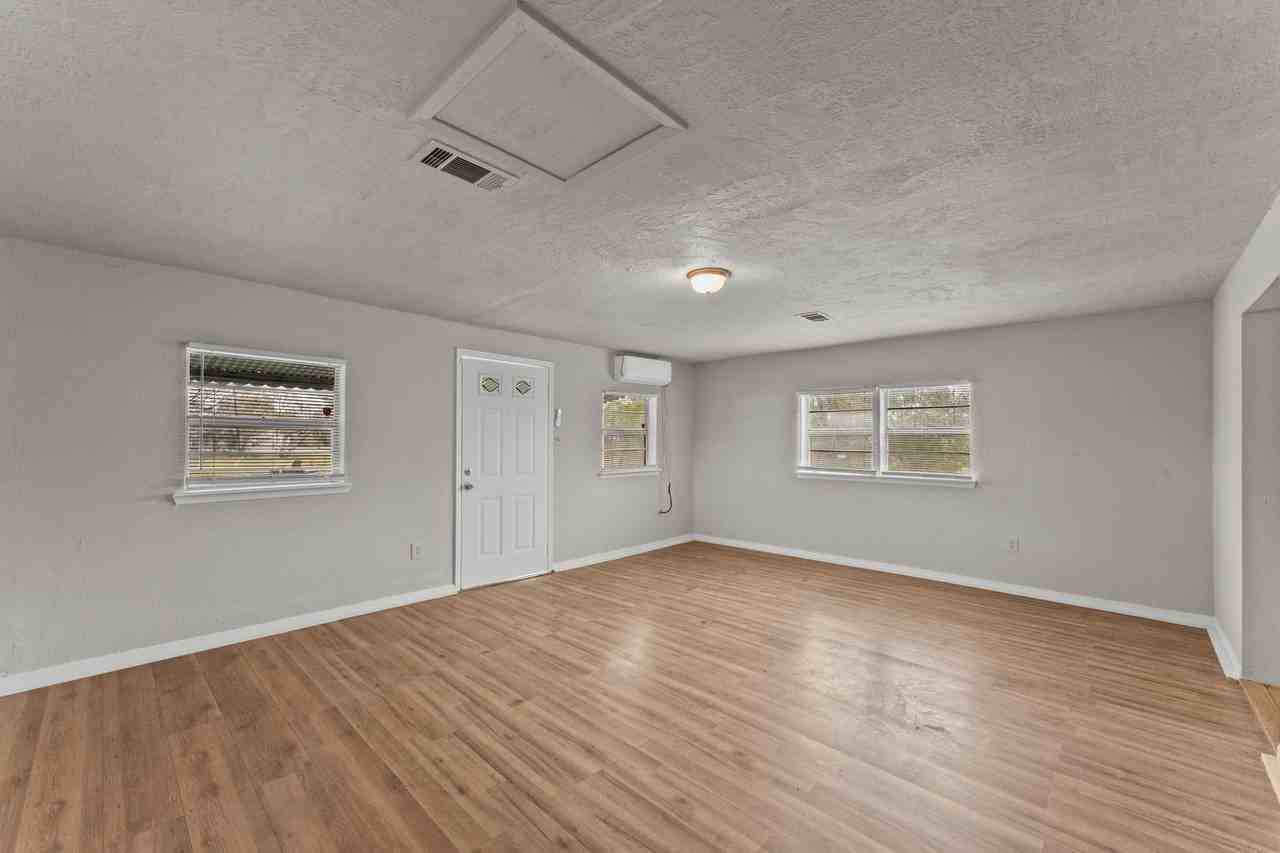 25 2nd Ave N - Photo 5 of 14