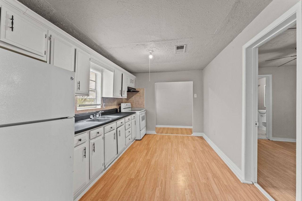 25 2nd Ave N - Photo 7 of 14