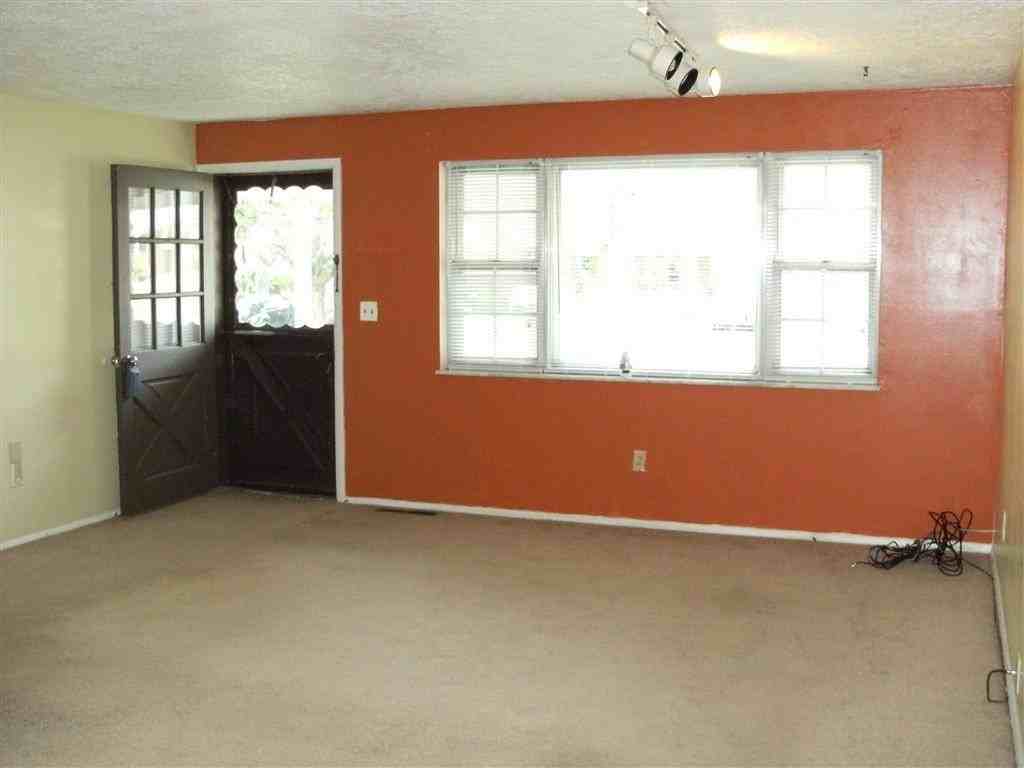 909 Ledro St - Photo 2 of 11