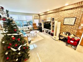 featured image of 418 E Washington St