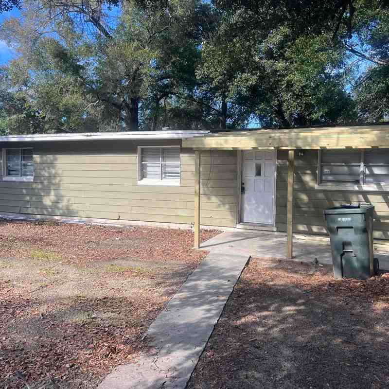 703 New York Dr - Photo 2 of 10