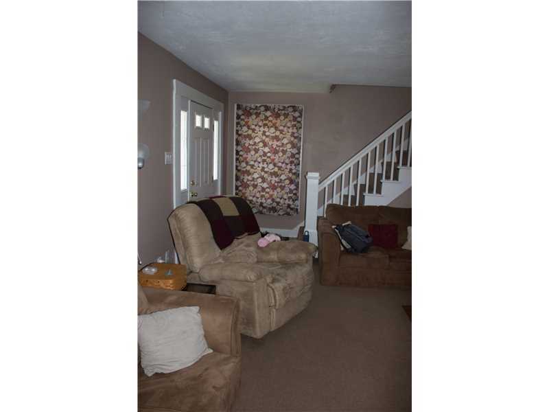 775 Elk Ave - Photo 3 of 17