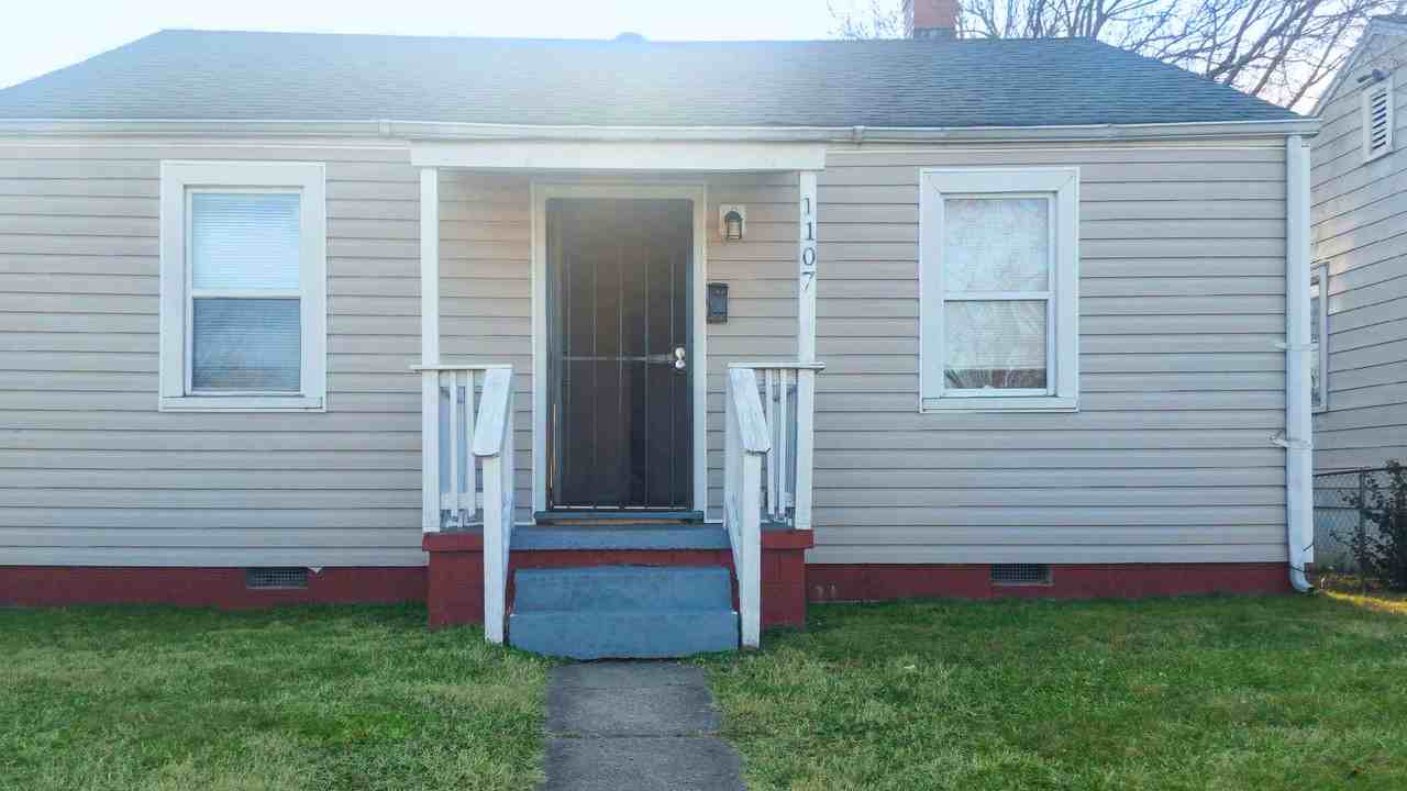 1107 E 15th St #NA - Photo 4 of 4