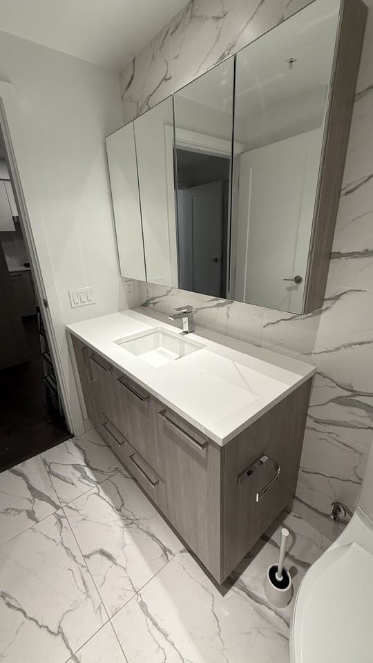 3331 Number 3 Road #806 - Photo 5 of 24