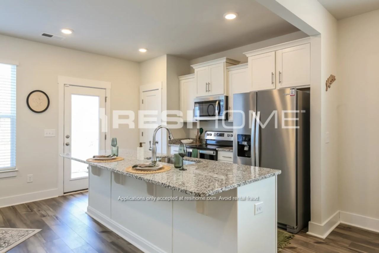 108 Brooklet Trl - Photo 3 of 17