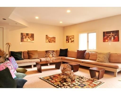 600 Rutland St - Photo 2 of 10