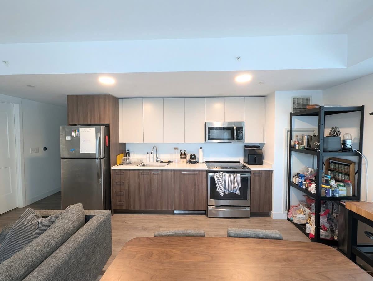 425 Massachusetts Ave - Photo 4 of 12