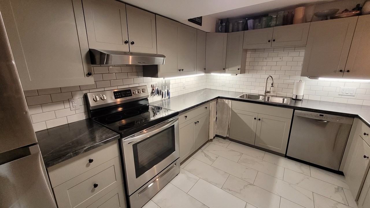 280 Haller Crescent - Photo 3 of 10