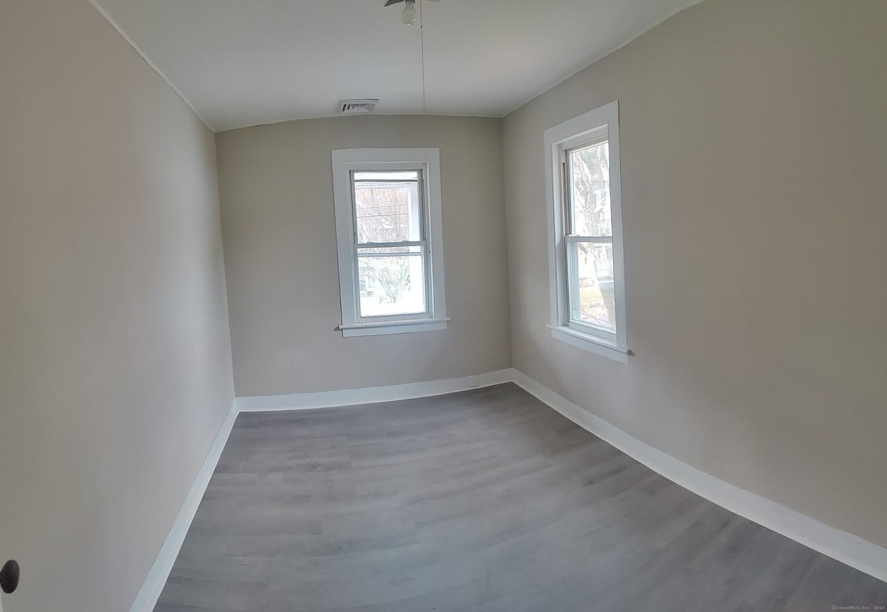 102 Red Mountain Avenue - Photo 7 of 9