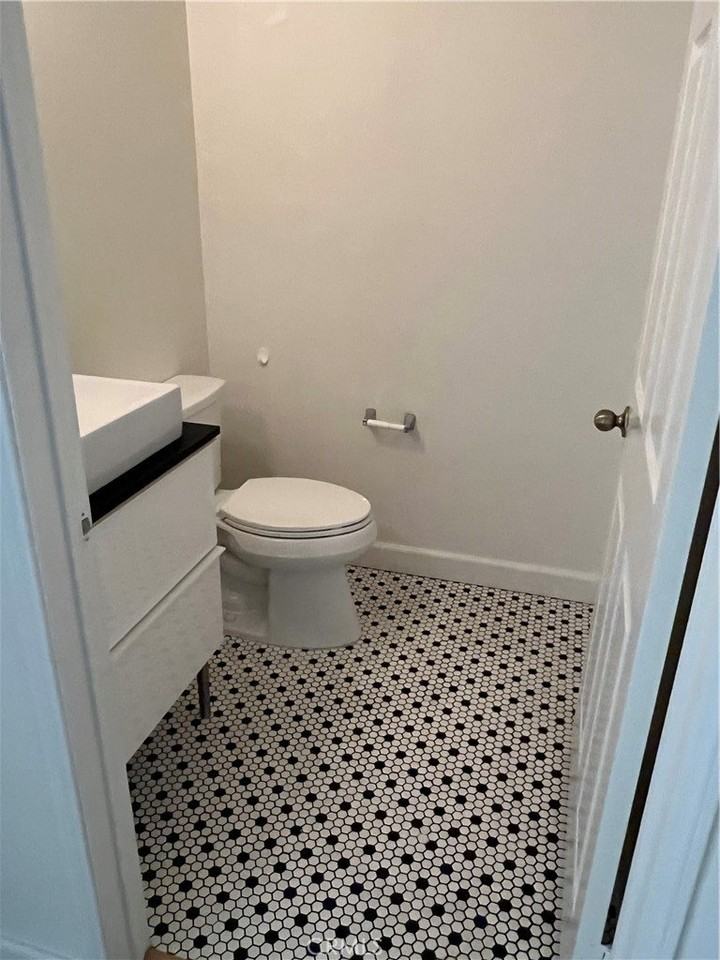 1555 Orange Ave - Photo 7 of 17