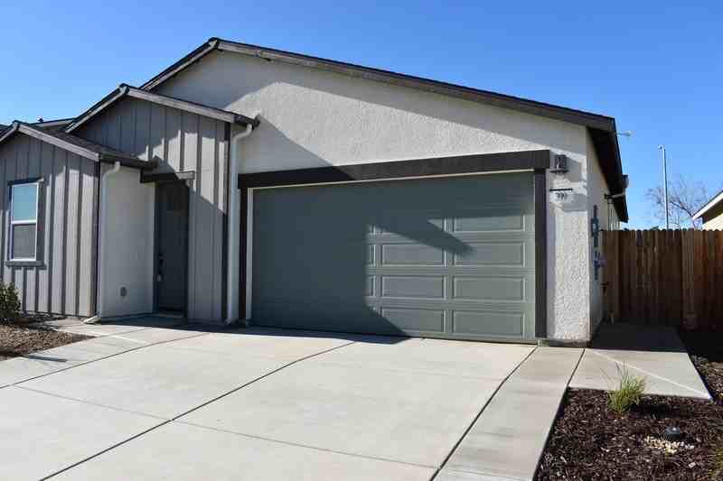 399 Gallaway Ct - Photo 2 of 41