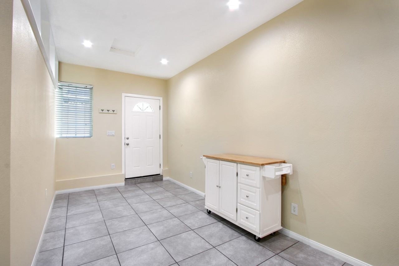 2203 East Alaska Street - Photo 3 of 14