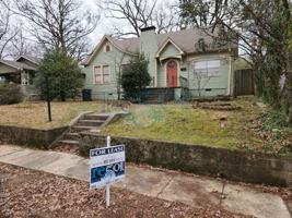 featured image of 119 N Monroe St