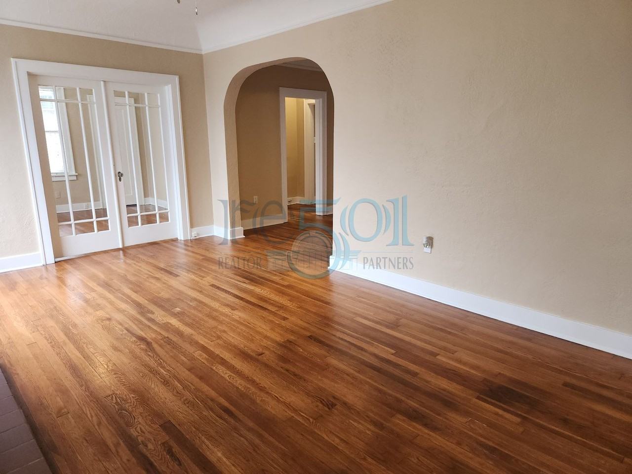 119 N Monroe St - Photo 4 of 43