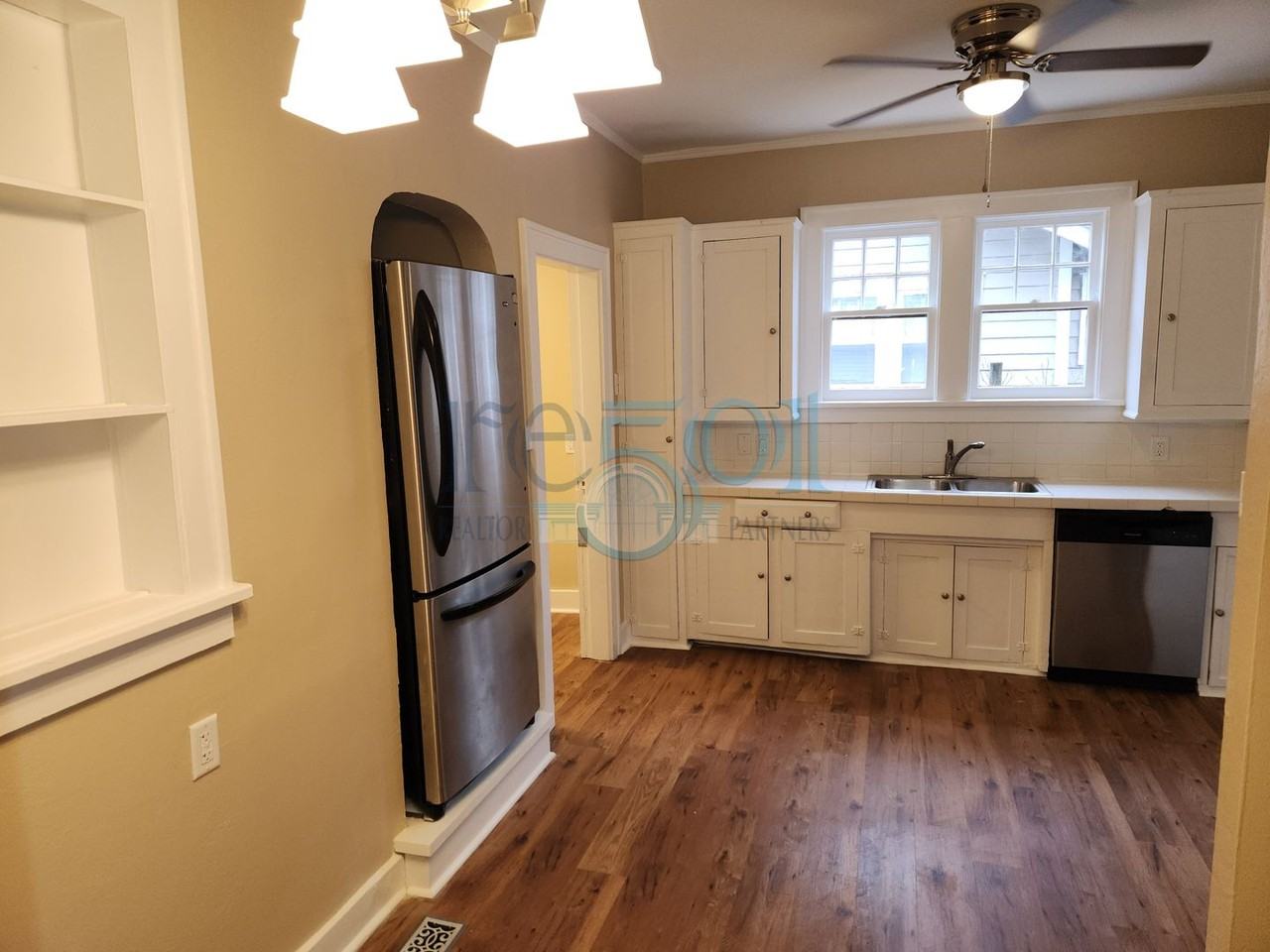 119 N Monroe St - Photo 7 of 43