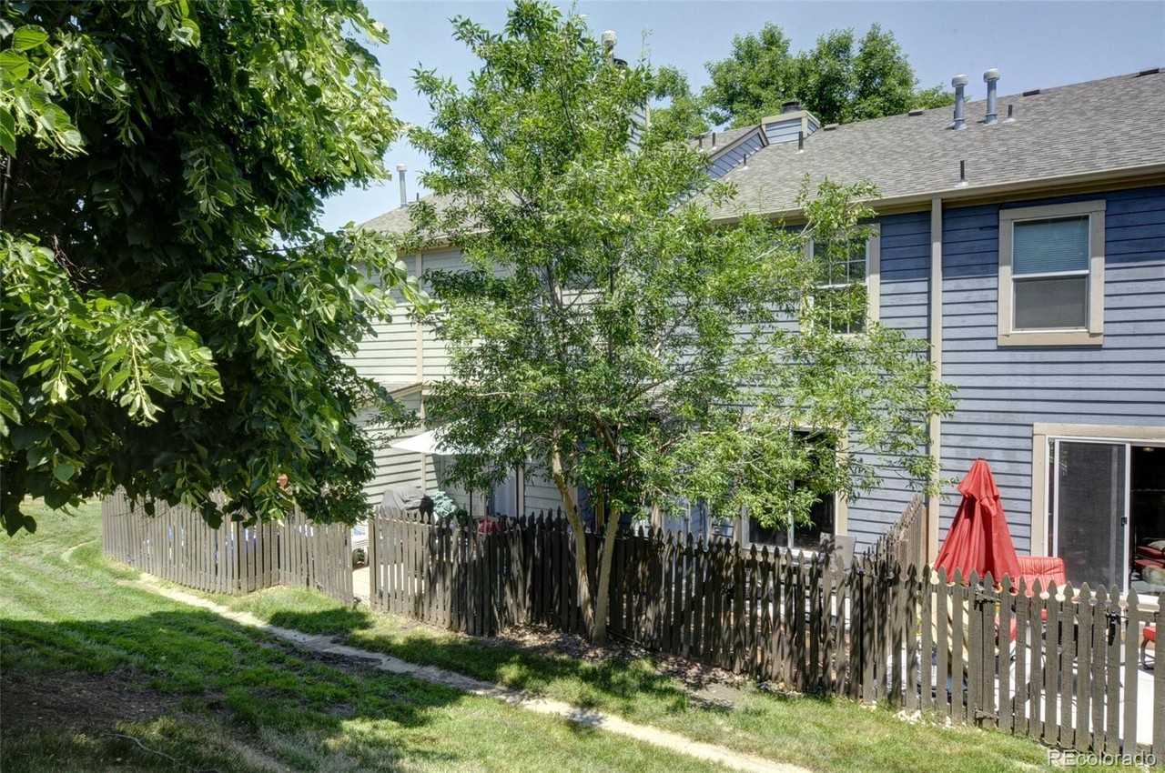 10164 West Dartmouth Avenue - Photo 3 of 4