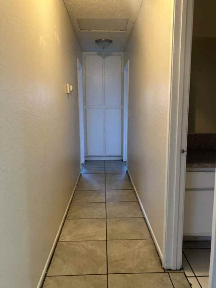 835 S Tamarisk Ave - Photo 7 of 13