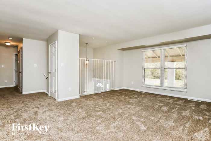 343 Village Creek Dr - Photo 3 of 15