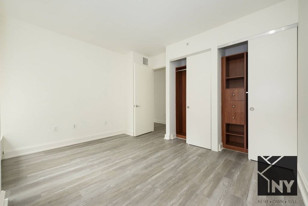 Hanover Sq #9E - Photo 5 of 11