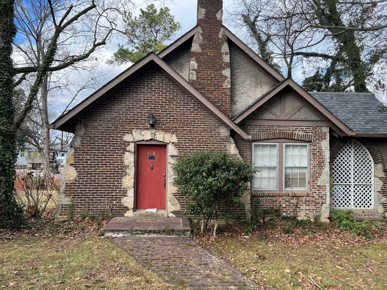 438 S Margin St - Photo 2 of 21