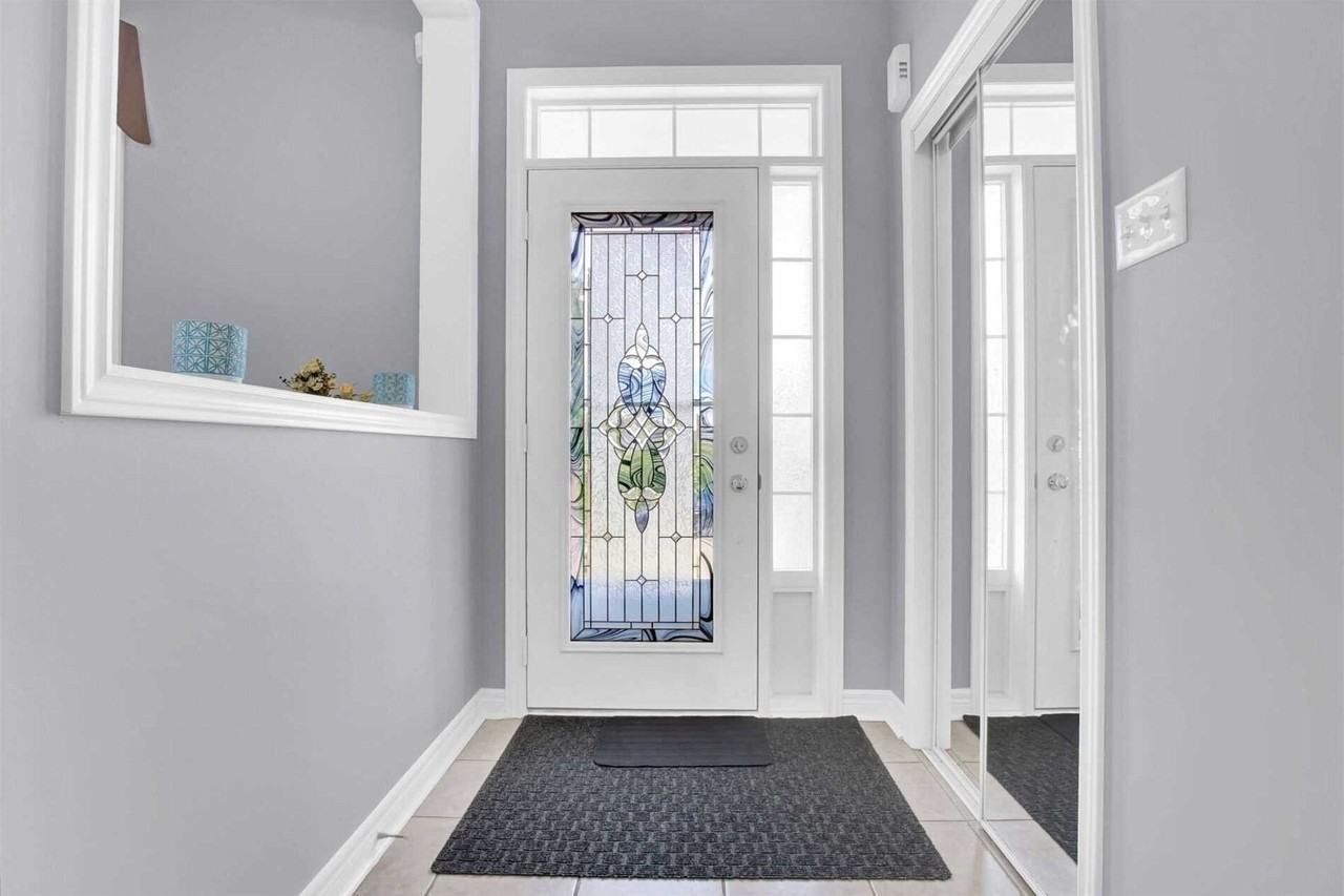 51 Connolly Crescent - Photo 6 of 32