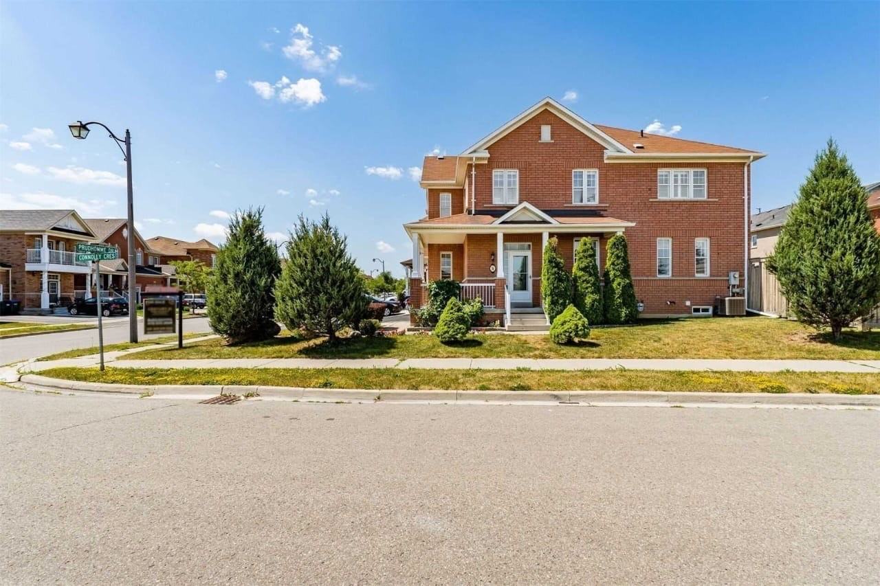 51 Connolly Crescent - Photo 4 of 32