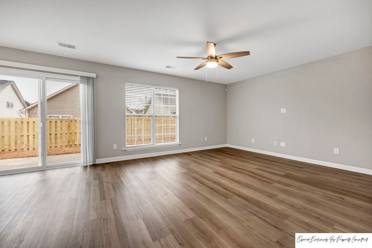 1024 Glencroft Dr - Photo 4 of 28