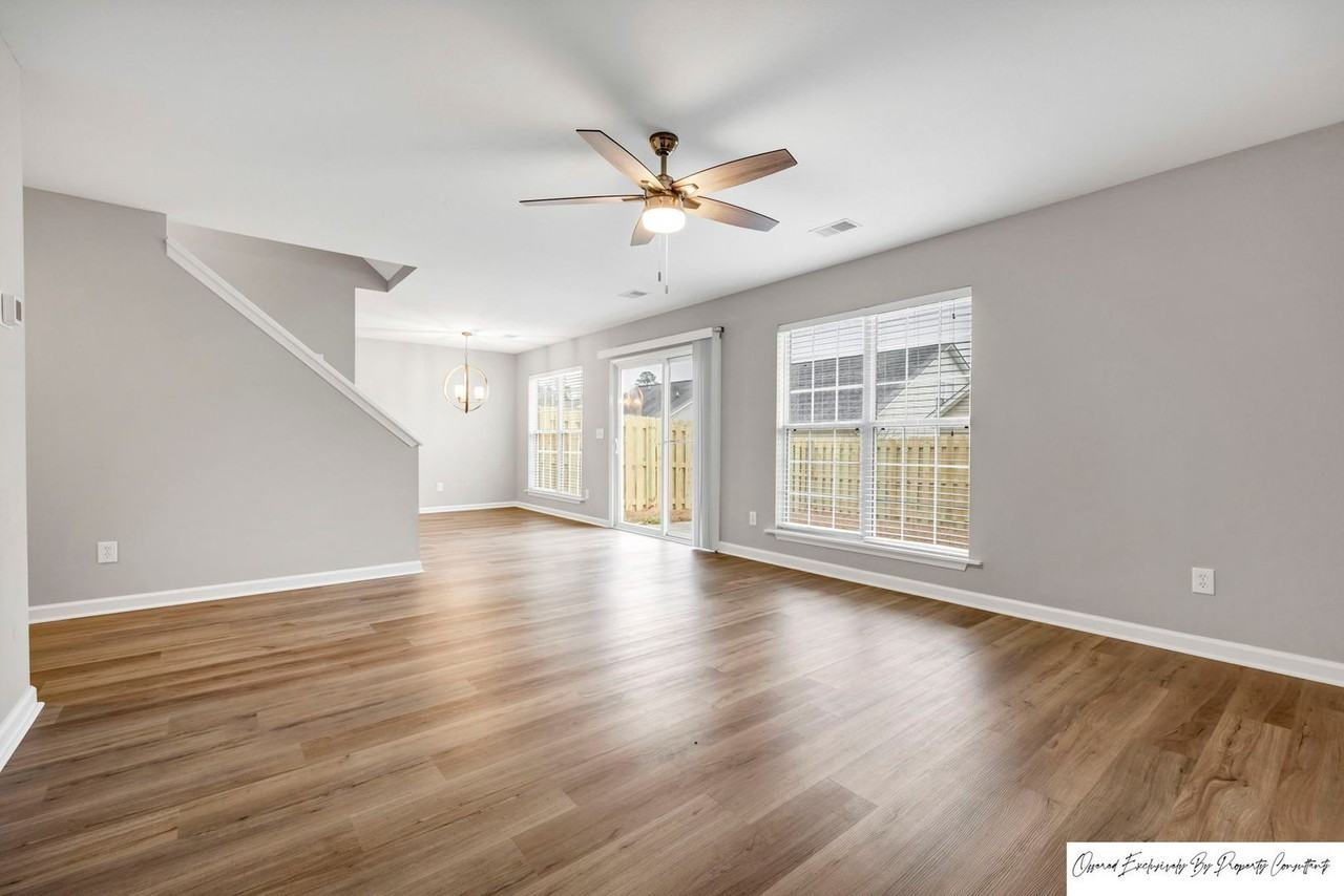 1024 Glencroft Dr - Photo 5 of 28