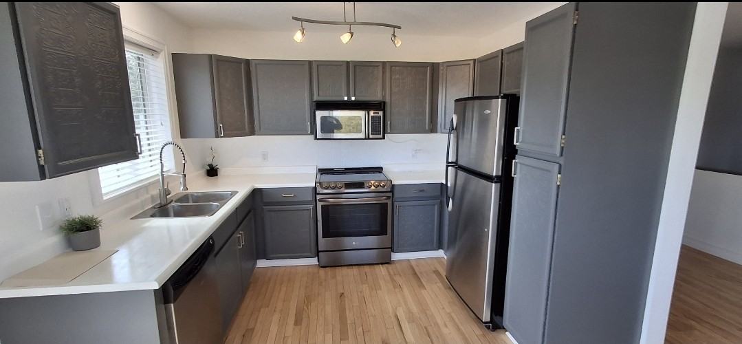 2205 Ocean Avenue West - Photo 3 of 17