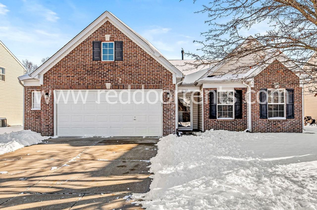 1069 Oak Hill Ln - Photo 2 of 26