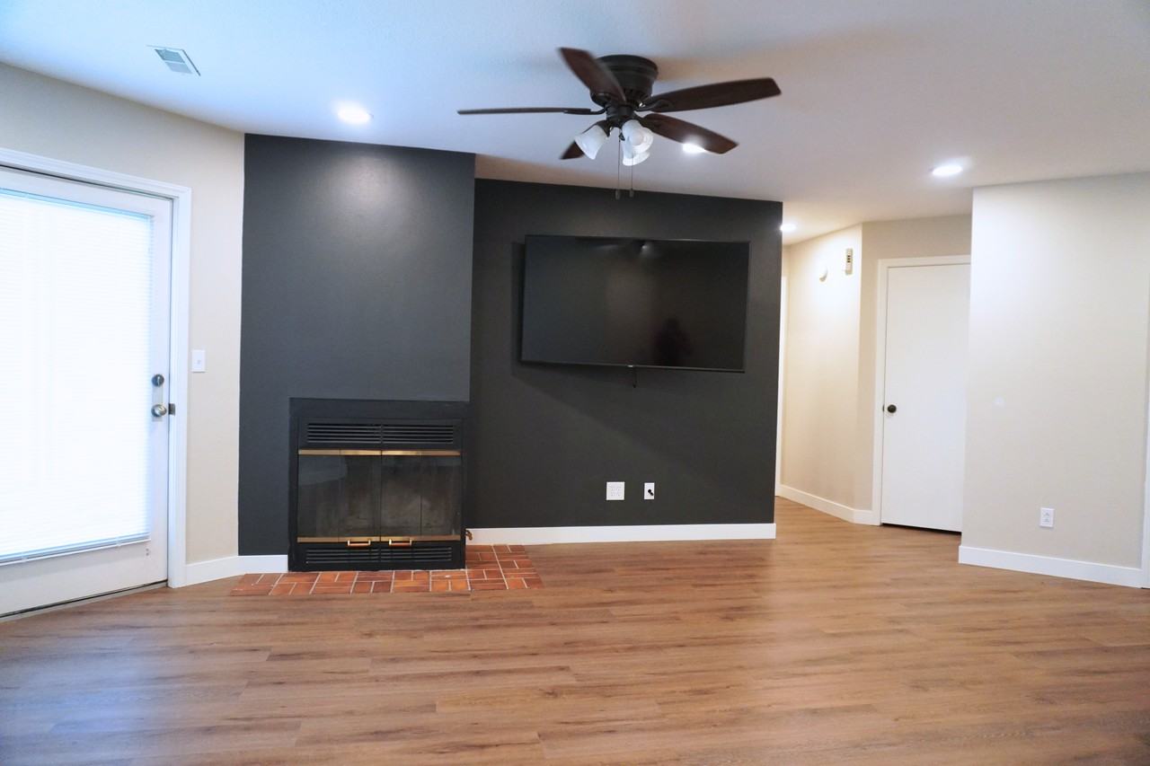 1701 Park De Ville Pl #1701 - Photo 2 of 17