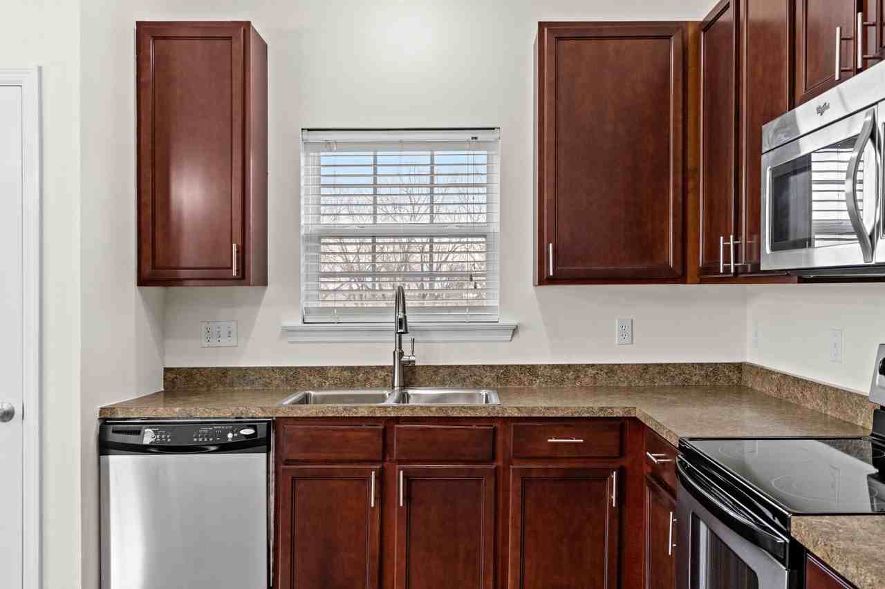 1434 Piedmont Circle - Photo 7 of 20