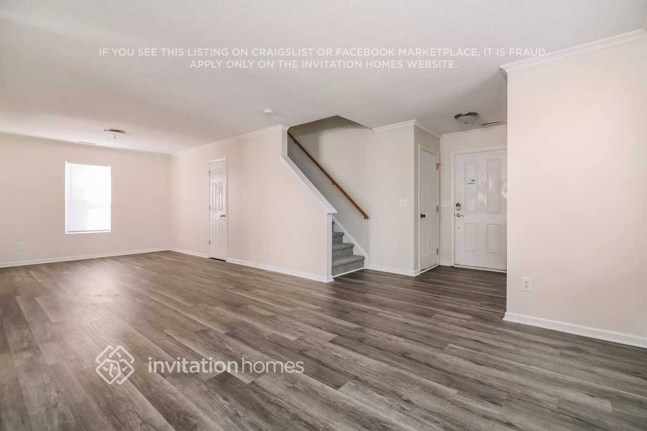 4501 Arcaro Dr - Photo 4 of 18