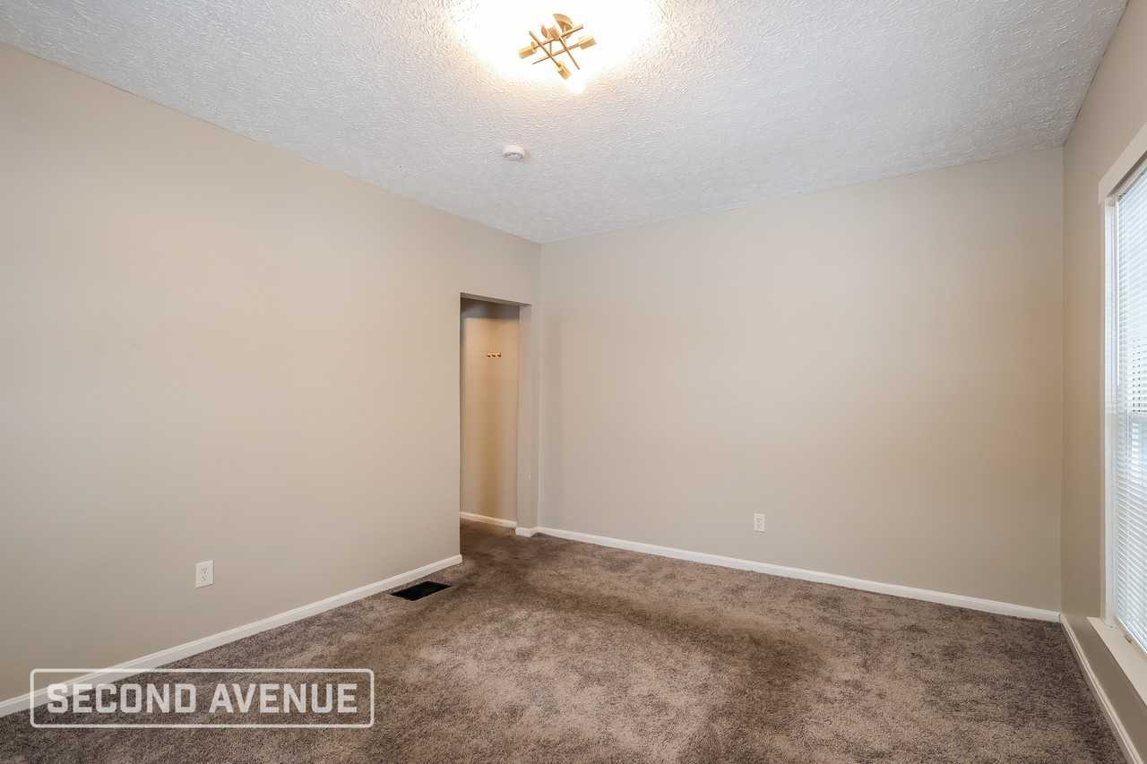 5111 Warren Ave - Photo 4 of 26