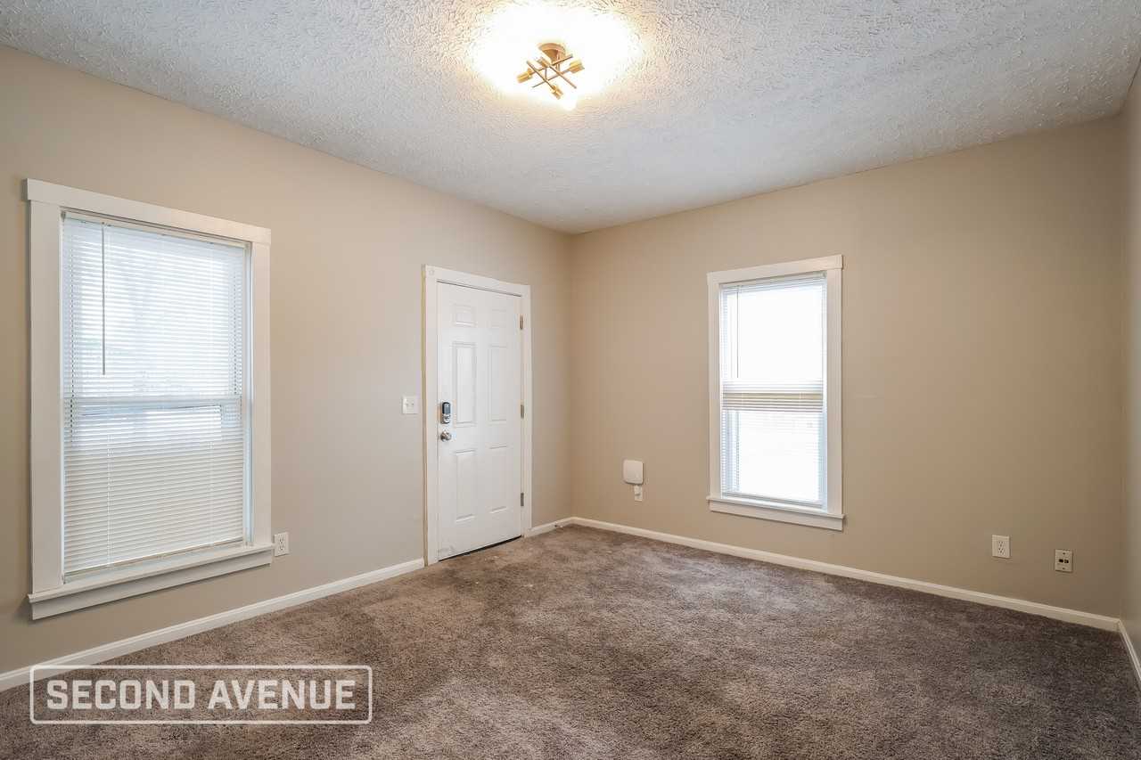 5111 Warren Ave - Photo 5 of 26