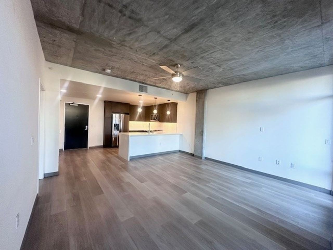 Strauss on Fifth - Photo 7 of 10