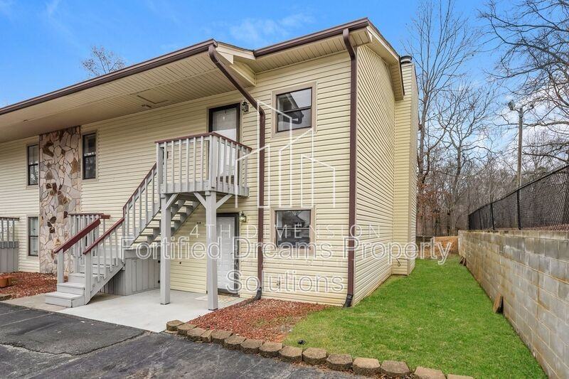 514 Brookside Ct - Photo 2 of 16