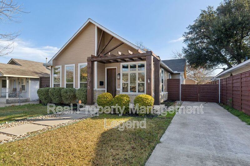 1018 S Waverly Dr - Photo 2 of 32