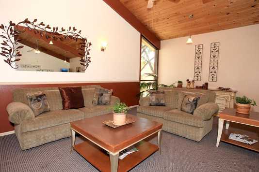 CANDLEWOOD APARTMENTS 3 of 4
