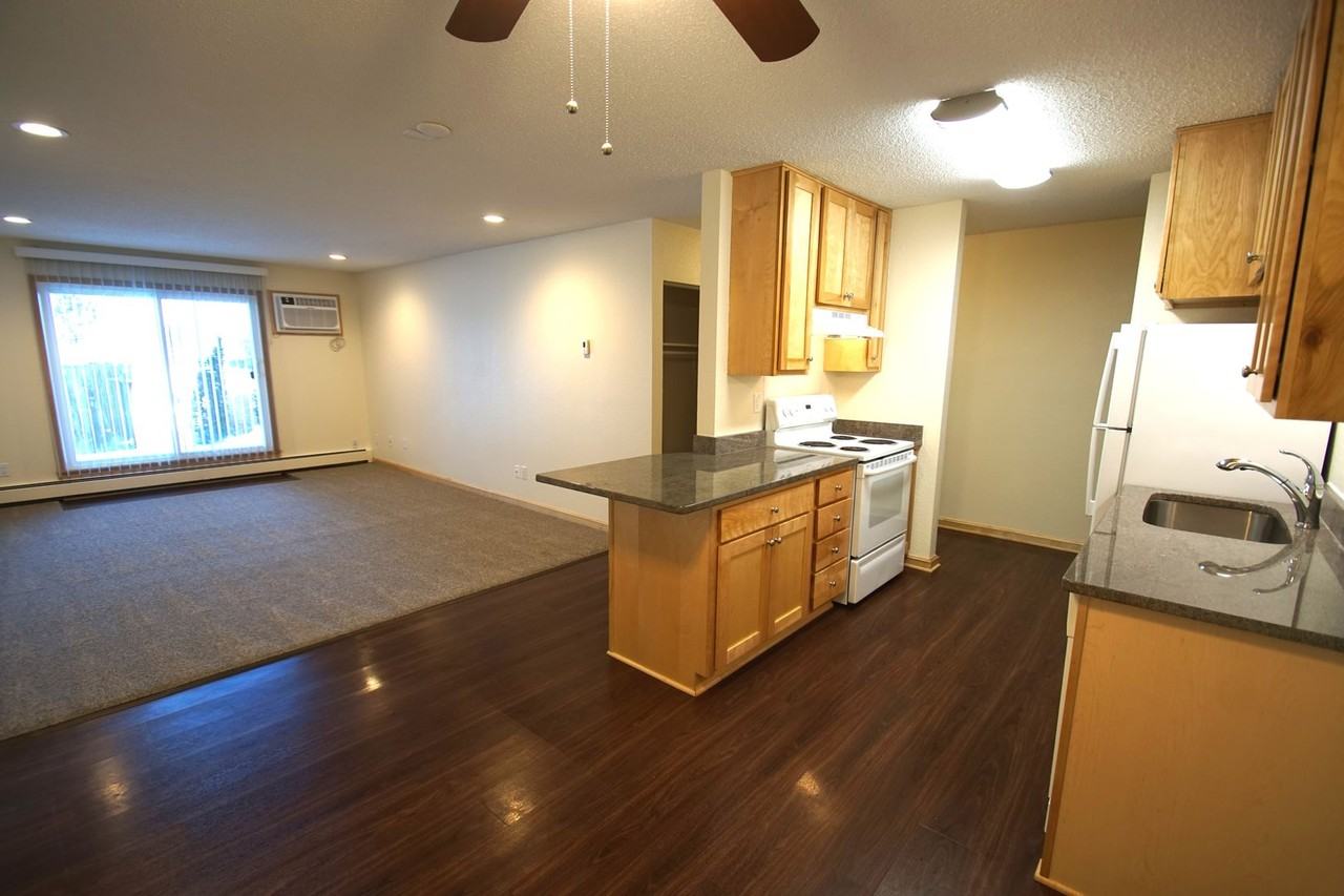 Calo Mina - Photo 3 of 9