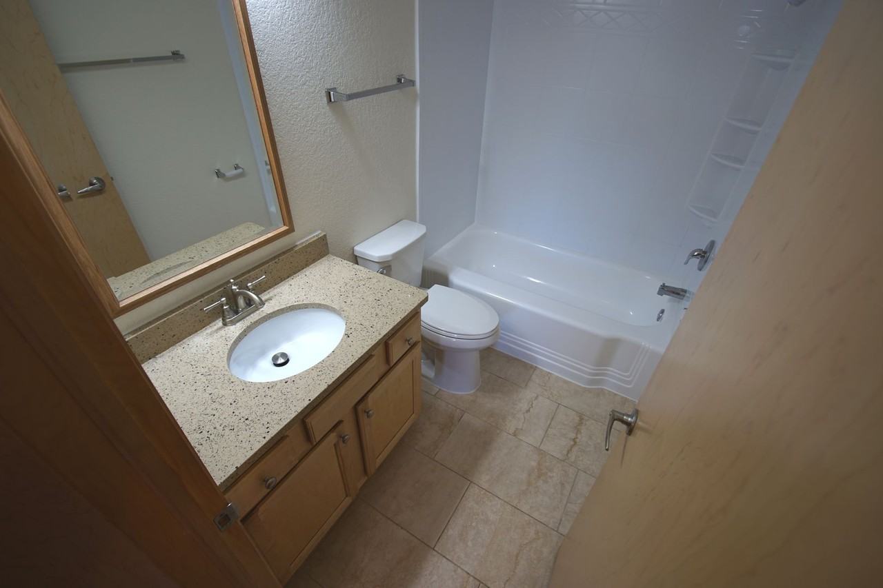 Calo Mina - Photo 6 of 9