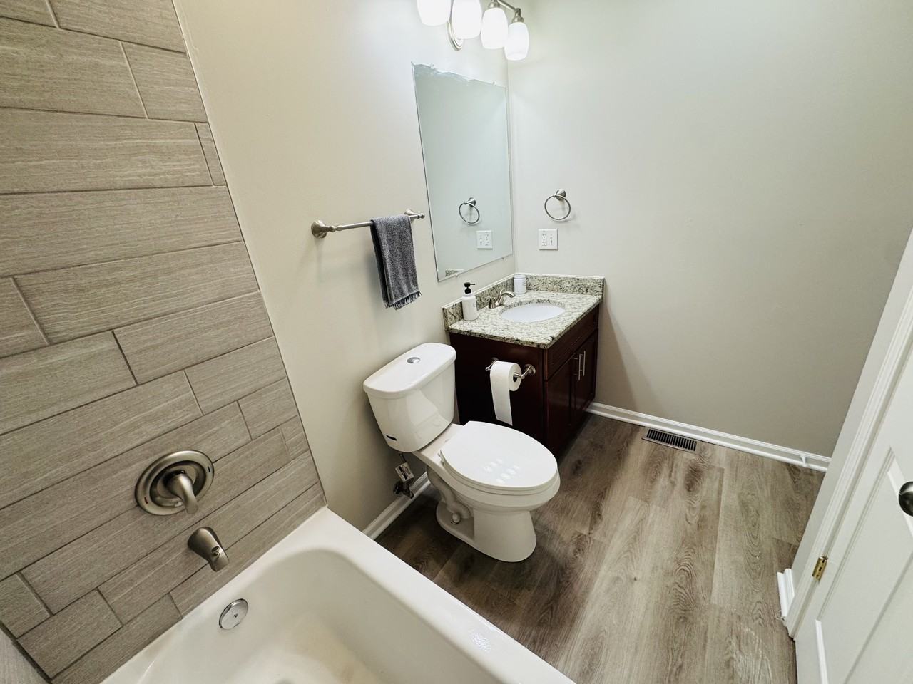 7008 Hawthorne Ln #NA - Photo 6 of 13